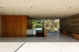 Image 42 - 916740