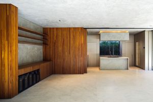 Image 32 - 916740
