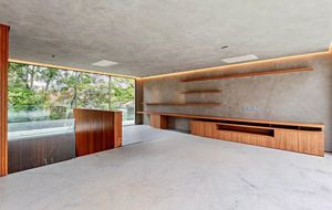 Image 27 - 916740