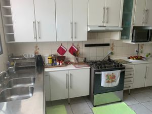 Image 8 - 916741