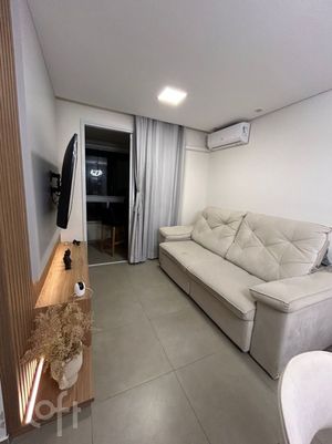 Image 3 - 916744
