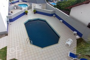 Image 1 - 916746