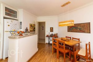 Image 19 - 916746