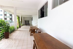 Image 7 - 916746