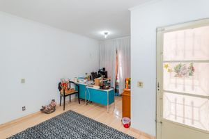 Image 1 - 916754