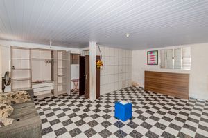 Image 42 - 916754