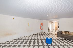Image 44 - 916754