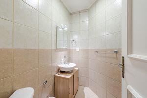 Image 21 - 916773