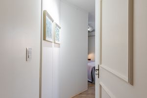 Image 30 - 916773