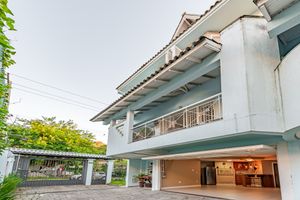 Image 44 - 916773