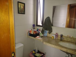 Image 7 - 916776