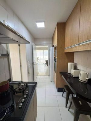 Image 7 - 916778