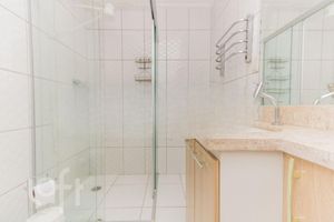 Image 4 - 916792