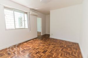 Image 17 - 916792