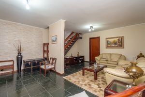 Image 6 - 916794