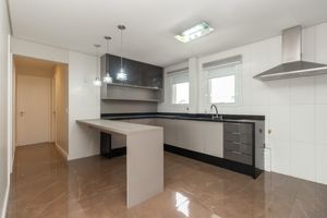 Image 13 - 916797