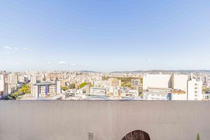 Image 4 - 916805