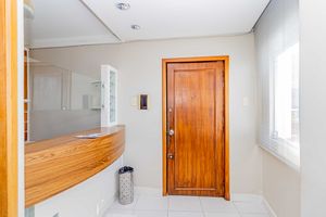 Image 14 - 916805