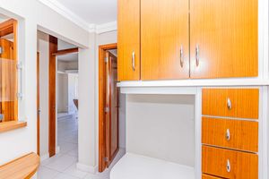Image 22 - 916805