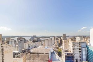 Image 26 - 916805