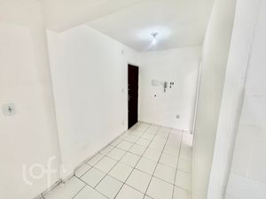 Image 8 - 916813
