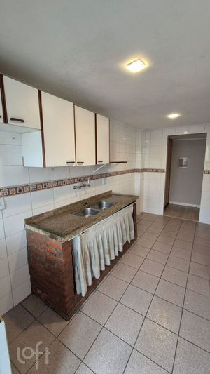 Image 17 - 916814