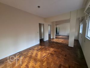 Image 15 - 916833