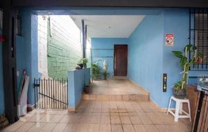 Image 24 - 916840