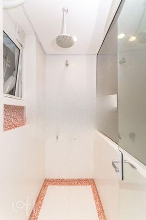 Image 33 - 916847