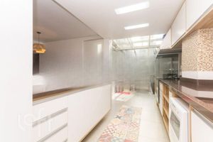 Image 3 - 916847