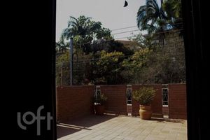 Image 35 - 916850