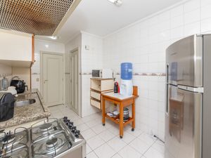Image 11 - 916855