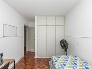 Image 18 - 916855
