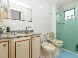 Image 19 - 916855