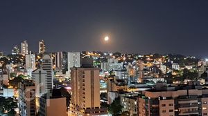 Image 6 - 916873