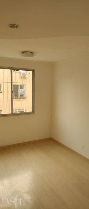 Image 21 - 916877