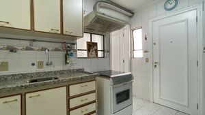Image 17 - 916888