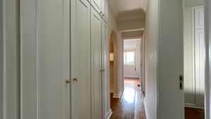 Image 20 - 916888