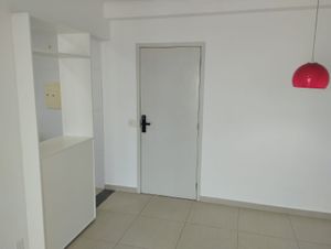 Image 7 - 916897