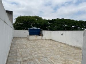 Image 18 - 916906