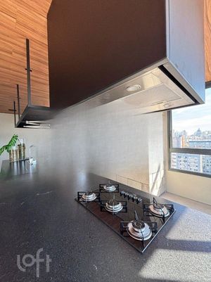 Image 12 - 916911