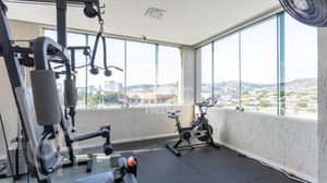 Image 19 - 916918