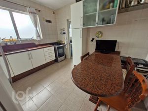 Image 8 - 916920