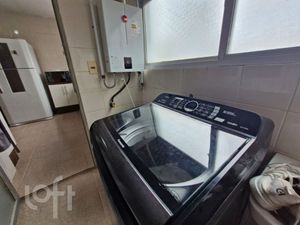Image 17 - 916920