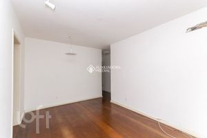 Image 1 - 916922