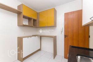 Image 5 - 916922