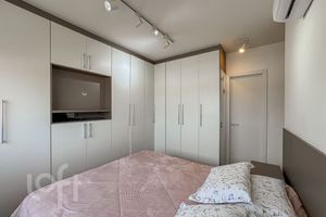 Image 13 - 916924