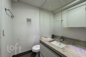 Image 20 - 916924