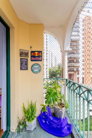 Image 9 - 916930