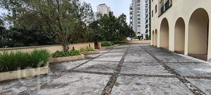Image 20 - 916930